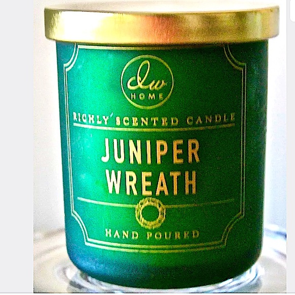 DW HOME CANDLE JUNIPER WREATH RICHLY SCENTED NEW - Picture 1 of 3